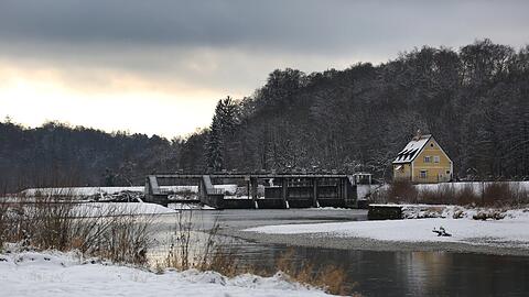 Winterliche Stille – freilich auch an der Floßrutsche.