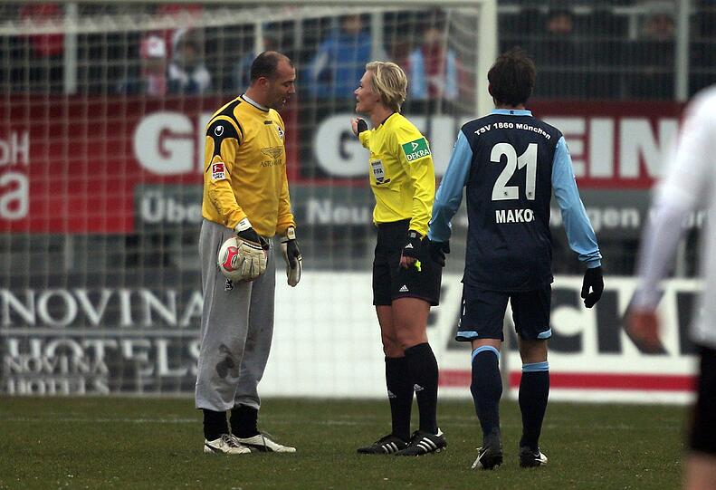 GABOR KIRALY: Note 3. Mit einer ersten guten Parade in der 21. Minute gegen Amachaibou. Beim Elfmeter chancenlos.