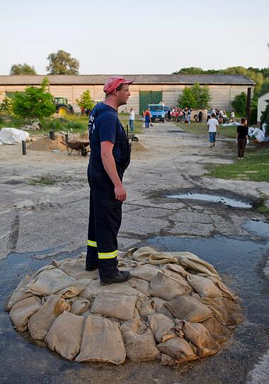 Bilder: Menschen in Nord- und Ostdeutschland kämpfen weiter gegen das Hochwasser