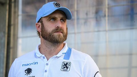 Löwen-Trainer Daniel Bierofka sieht beim Sieg gegen Jena zwei sehr unterschiedliche Hälften Löwen-Trainer Daniel Bierofka sieht beim Sieg gegen Jena zwei sehr unterschiedliche Hälften