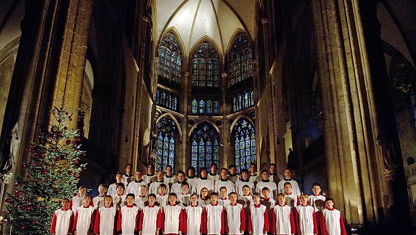 Der weltberühmte Knabenchor Regensburger Domspatzen (Aufnahme 2005). Der weltberühmte Knabenchor Regensburger Domspatzen (Aufnahme 2005).