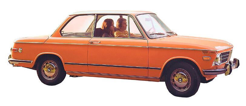 Der kompakte Flitzer: Als der 2002ti aus der BMW-02er-Reihe 1968 auf den Markt kommt, fragen sich einige: 120 PS für diesen Wagen? 200 Stundenkilometer Höchstgeschwindigkeit?  Die 02er-Reihe ist der direkte Vorgänger des 3ers, des bis heute erfolgreichsten BMW-Modells.