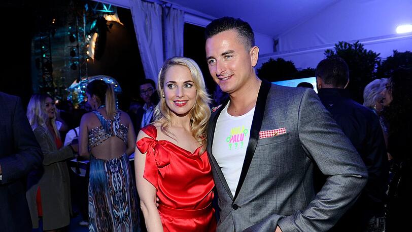 Ein Bild aus glücklichen Tagen: Silvia Schneider und Andreas Gabalier Ein Bild aus glücklichen Tagen: Silvia Schneider und Andreas Gabalier