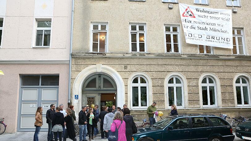 Mit einer Aktion an der Pilotystraße 8 hatten Münchner auf das leer stehende Haus aufmerksam gemacht. Mit einer Aktion an der Pilotystraße 8 hatten Münchner auf das leer stehende Haus aufmerksam gemacht.