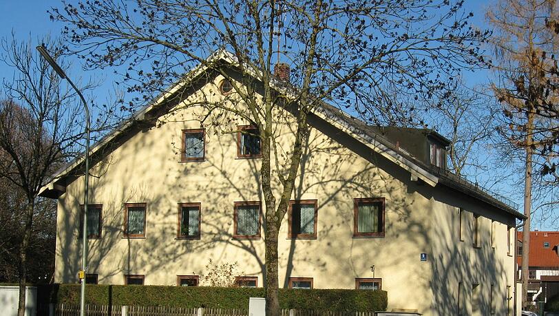An dieser Stelle stand einst der Zehentbauerhof. An dieser Stelle stand einst der Zehentbauerhof.