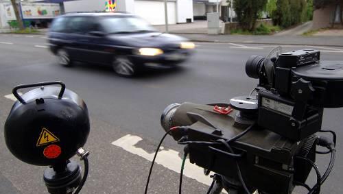 Radarfalle - in der Dachauerstraße schnappte sie für einen 24 Jahre alten Raser zu Radarfalle - in der Dachauerstraße schnappte sie für einen 24 Jahre alten Raser zu
