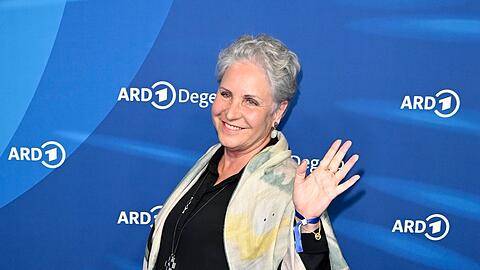 Katerina Jacob ist am 24. Januar (20:15 Uhr) in "Anna und ihr Untermieter: Plötzlich Schwiegermutter" im Ersten zu sehen.