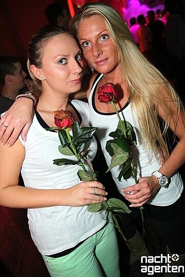 Wild geht's zur Sache bei "Wiesn pornös" in der Nachtgalerie. Mehr Bilder gibt's auf www.nachtagenten.de