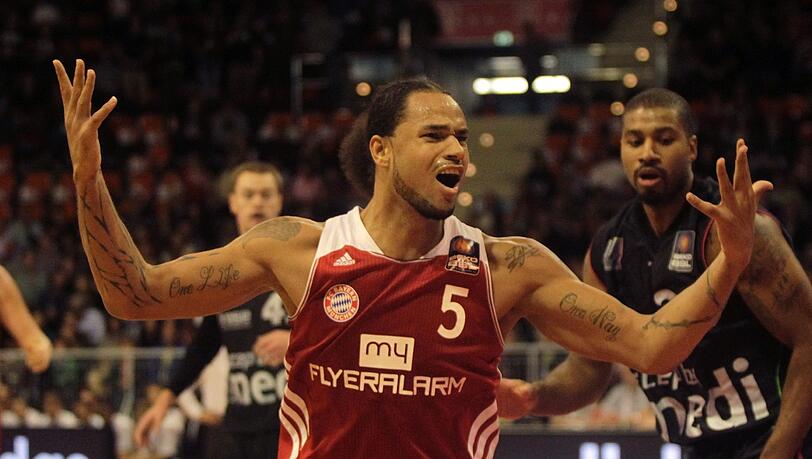 Bayern-Forward Chevon Troutman mit dem Logo des Trikotsponsors. Bayern-Forward Chevon Troutman mit dem Logo des Trikotsponsors.
