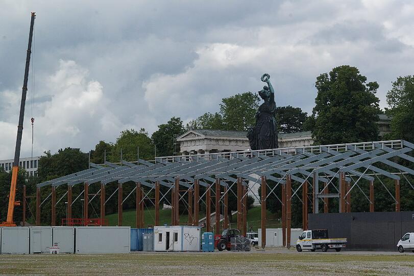 Seit Montag steht auf der Theresienwiese wieder alles im Zeichen des Oktoberfests. Die Bilder vom Aufbau.