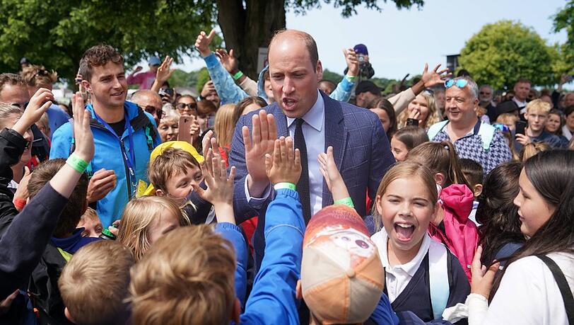 Prinz William verteilte zahlreiche "High fives".