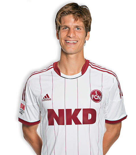 TIMM KLOSE: Note 3. War beim Gegentor nach einem Standard noch auf dem Rückweg, fehlte somit in der Zentrale. Sonst ordentlich.