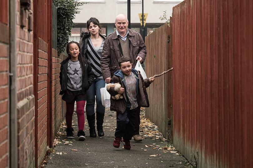 Neue Freude und Freunde: Katie (Hayley Squires) mit ihren Kindern und Daniel Blake (Dave Johns).