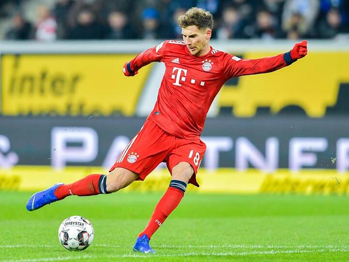 Münchens Leon Goretzka spielt den Ball. Foto: Uwe Anspach