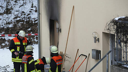 Die Feuerwehr am Tatort in Deggendorf Die Feuerwehr am Tatort in Deggendorf