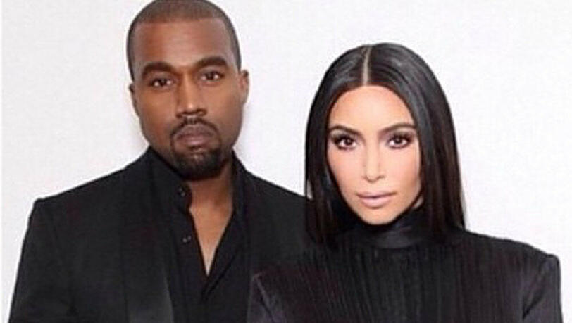 Kim Kardashian und Kanye West sind so besessen voneinander, dass sie sich gerne auch im Partner-Look präsentieren Kim Kardashian und Kanye West sind so besessen voneinander, dass sie sich gerne auch im Partner-Look präsentieren