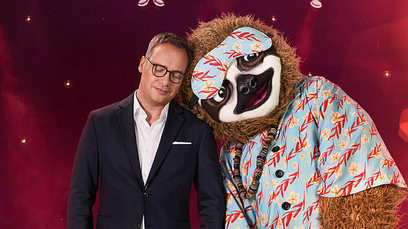 "The Masked Singer": Moderator Matthias Opdenhövel und das Faultier