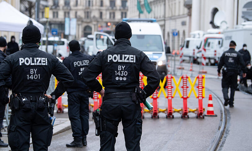 Weitere Bilder vom Siko-Aufbau.