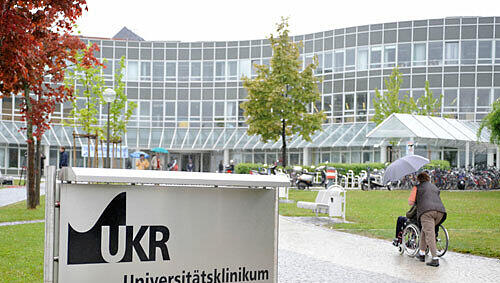 Im Universitätsklinikum Regensburg eröffnet ein Präventionszentrum für Pädophile. Im Universitätsklinikum Regensburg eröffnet ein Präventionszentrum für Pädophile.