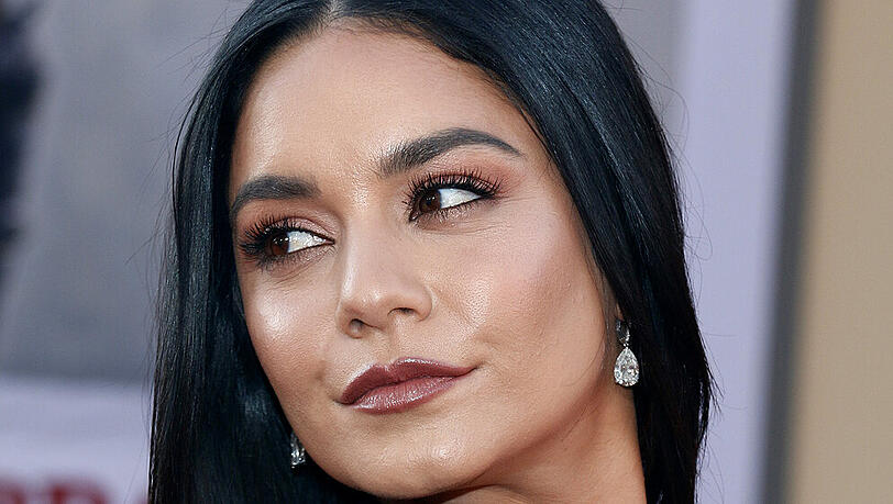 Vanessa Hudgens ist nach neun Jahren Beziehung wieder Single Vanessa Hudgens ist nach neun Jahren Beziehung wieder Single