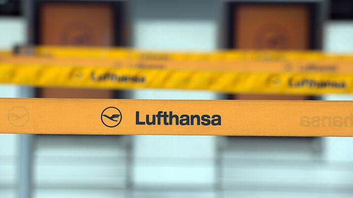 Bei der Lufthansa werden weitere Flüge gestrichen. (Symbolbild)