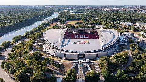 Blick auf die Red Bull Arena Leipzig.