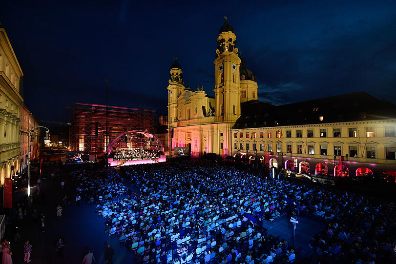 Abendstimmung am Odeonsplatz.
