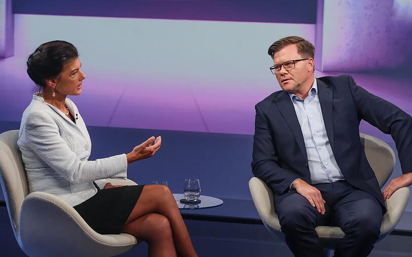 Sahra Wagenknecht und Carsten Schneider stritten bei "Maischberger" über die Deutung des Wahlergebnisses von Sachsen-Anhalt. Sahra Wagenknecht und Carsten Schneider stritten bei "Maischberger" über die Deutung des Wahlergebnisses von Sachsen-Anhalt.