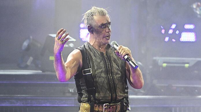 L'attaccante Rammstein Rammstein Till Lindemann in uno dei concerti di Monaco allo Stadio Olimpico. L'attaccante Rammstein Rammstein Till Lindemann in uno dei concerti di Monaco allo Stadio Olimpico.