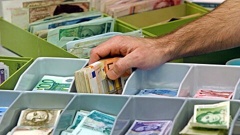 Deutschland geh&ouml;rt zu den L&auml;ndern im Euroraum, in denen der Umtausch der alten nationalen W&auml;hrung in Euro zeitlich unbegrenzt m&ouml;glich ist. (Archivbild)