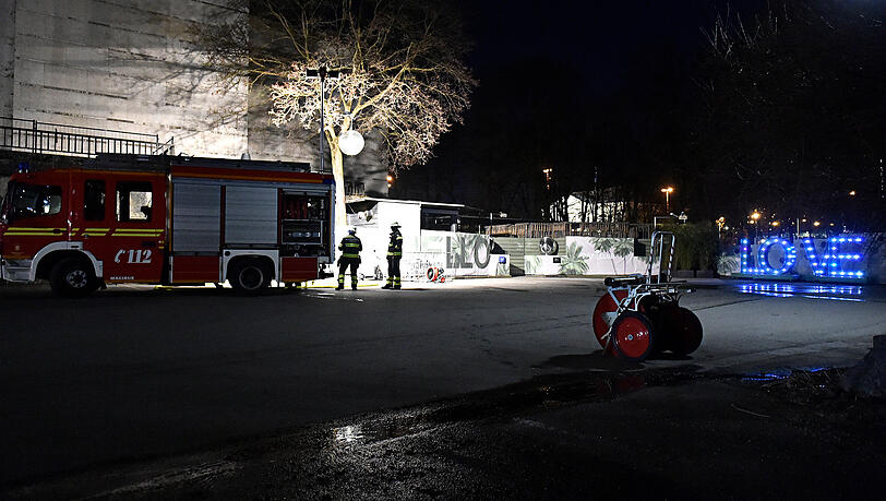 Vor Ort waren zwischen 70 und 80 Einsatzkräfte der Feuerwehr.