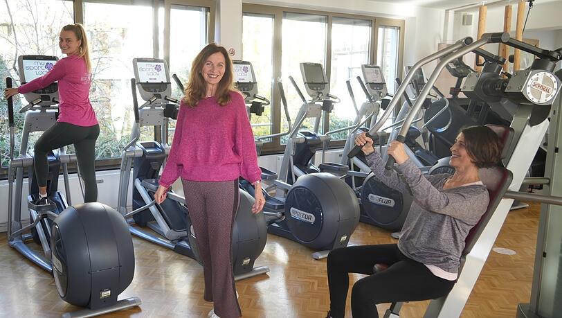 My Sportlady: Chefin Jasmin Kirstein (M.) mit zwei Kundinnen My Sportlady: Chefin Jasmin Kirstein (M.) mit zwei Kundinnen