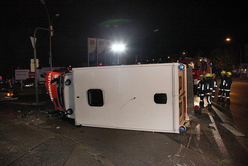 Crash mit Rettungswagen: Bilder aus Landshut!