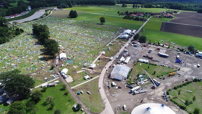 Unwetter-Chaos beim Chiemsee Summer 2017. Die Bilder. Unwetter-Chaos beim Chiemsee Summer 2017. Die Bilder.