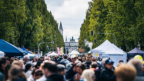 Zwischen Münchner Freiheit und Siegestor: Der Corso Leopold wartet mit einem vielfältigen Programm auf – das ganze Wochenende bei freiem Eintritt. Nur wenige Meter weiter geht die Sause in das Zamanand Festival über. Auch hier wird bis Sonntag um 21 Uhr gefeiert.