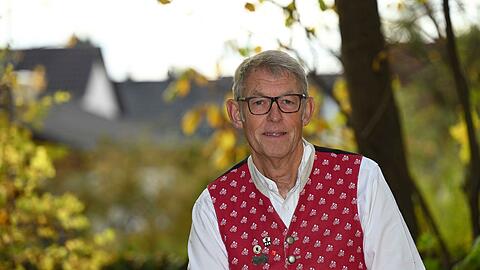 "Cooler Job mit fetter Karre": So stellte sich Arno Helfrich (66) einst die Polizeiarbeit vor. Die entpuppte sich bald als deutlich facettenreicher. Bis zur Pensionierung leitete der Erste Kriminalhauptkommissar a. D. 20 Jahre lang das Kommissariat f&uuml;r Kriminalpr&auml;vention und Opferschutz.