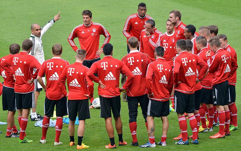 Pep Guardiola bei seinem ersten Training.