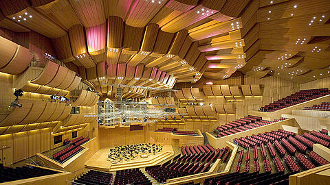 Der bisherige Konzertsaal der Philharmonie im Gasteig in München. Der Gasteig soll jedoch grundsaniert werden, jetzt ist man auf der Suche nach einem neuen Konzertsaal-Standort. Die Entscheidung soll im Oktober folgen. (Archivbild)