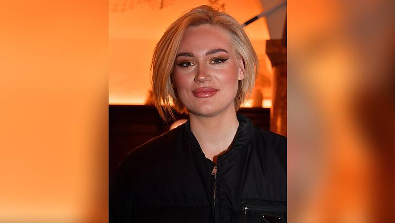 Gloria-Sophie Burkandt trägt ihre Haare mittlerweile blond.
