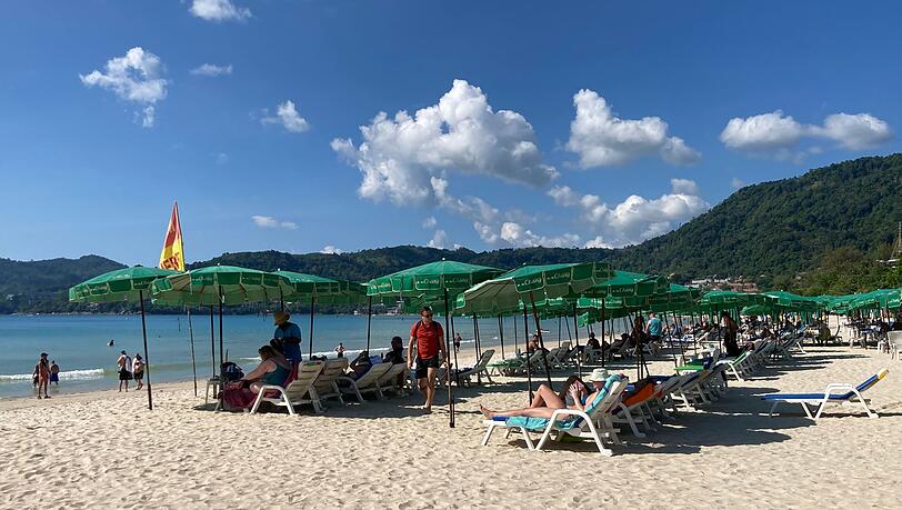Auch nahe des bekannten Patong Beach wurde ein Sprengsatz gefunden. (Archivbild)