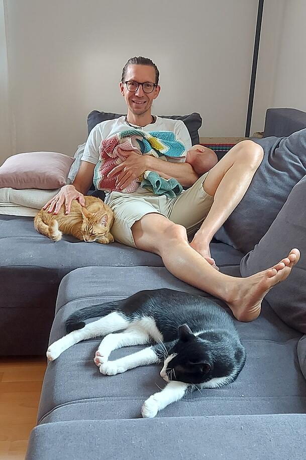 Hier ist vorne auch der zweite Kater der Familie zu sehen. Hier ist vorne auch der zweite Kater der Familie zu sehen.