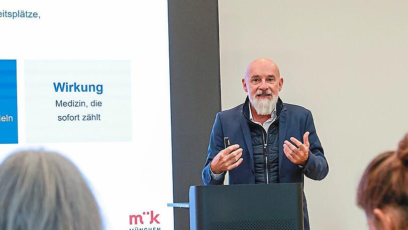 Klinikchef Dr. Götz Brodermann hat früher das Krankenhaus in Cottbus geleitet. Dort hat er eine neue Notaufnahme aufgebaut. Klinikchef Dr. Götz Brodermann hat früher das Krankenhaus in Cottbus geleitet. Dort hat er eine neue Notaufnahme aufgebaut.