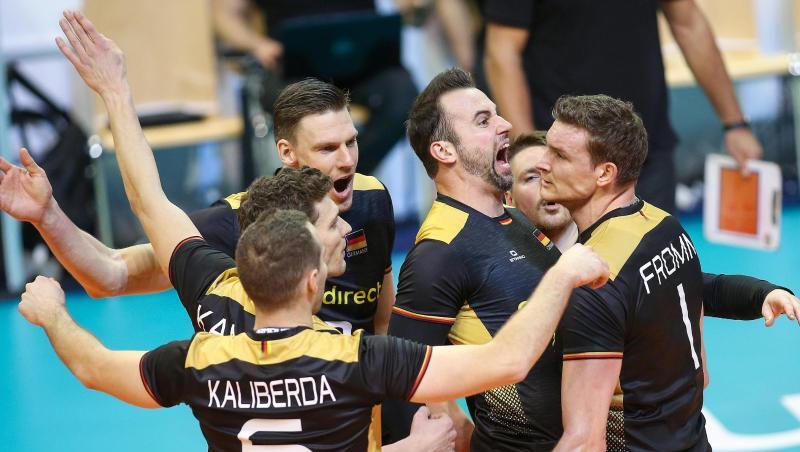 Die deutschen Volleyballer dürfen weiter von der Olympia-Teilnahme träumen. Die deutschen Volleyballer dürfen weiter von der Olympia-Teilnahme träumen.