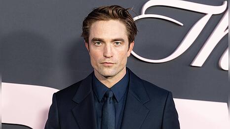 Robert Pattinson wehrt sich gegen Kritiker.