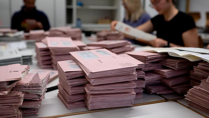 Noch nie ist die Beteiligung an einem Bürgerentscheid höher gewesen. Und noch nie war der Anteil der Briefwähler höher als bei der Entscheidung zu Olympia. Noch nie ist die Beteiligung an einem Bürgerentscheid höher gewesen. Und noch nie war der Anteil der Briefwähler höher als bei der Entscheidung zu Olympia.