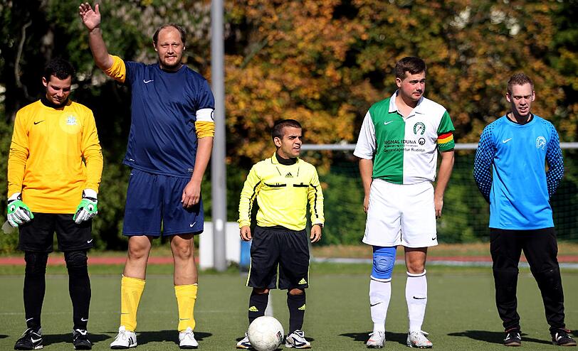 &bdquo;Ich hänge jetzt schon drei Jahre in der Kreisliga fest. Ich bin extrem ehrgeizig und will Regionalliga oder Oberliga pfeifen&ldquo;, sagte Yazirlioglu. Dort winken ein höheres Niveau, professionellere Bedingungen, mehr Zuschauer, mehr Respekt für den Schiedsrichter &ndash; und vor allem mehr Aufmerksamkeit.