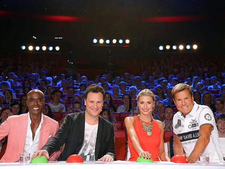 Guido Maria Kretschmer in der Supertalent-Jury (2. v.l.)