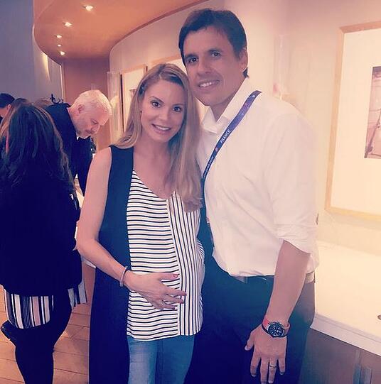 Wales: Trainer Chris Coleman und seine Frau Charlotte Jackson erwarten ihr zweites Kind. Die hübsche Blondine ist Moderatorin bei Sky.
