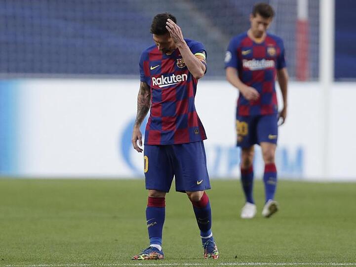 Der FC Barcelona um Lionel Messi fiel regelrecht auseinander.
