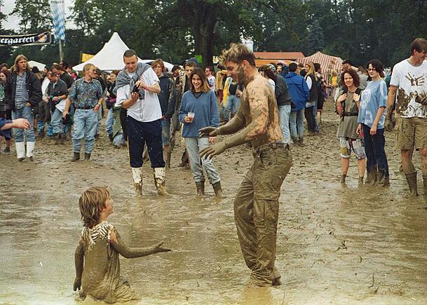 Schlammig wurde es auf dem Chiemsee Reggae immer wieder mal. Schlammig wurde es auf dem Chiemsee Reggae immer wieder mal.